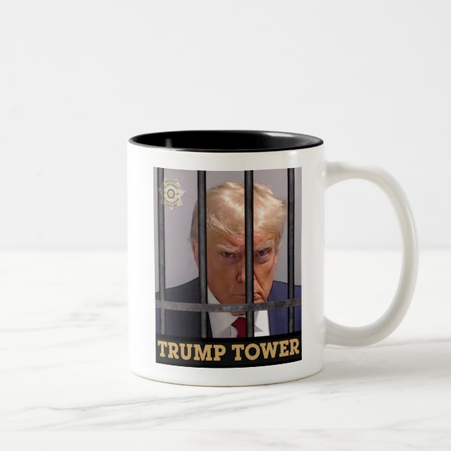 Trump Mug - Capture d'écran de la "Trump Tower" (Droit)