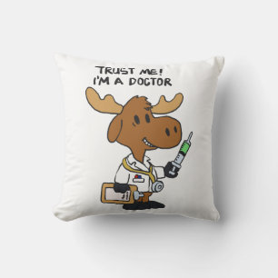 Trust me! i´m á doctor choose background colour throw pillow
