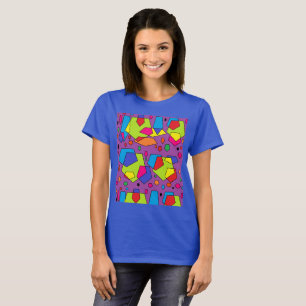 Tshirt avec de gros morceaux de couleur dessus