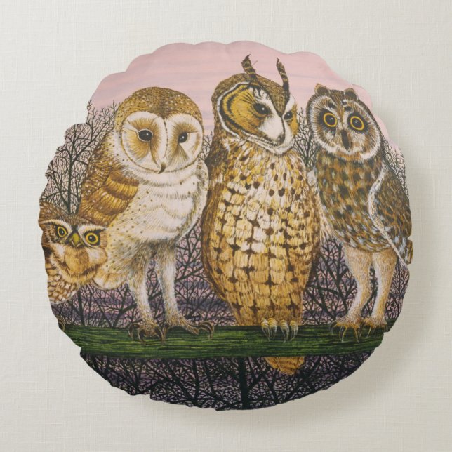 Tu-whit Tu-whooing Round Pillow (Front)