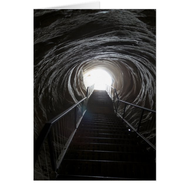 Tunnel de grotte sombre (Devant)