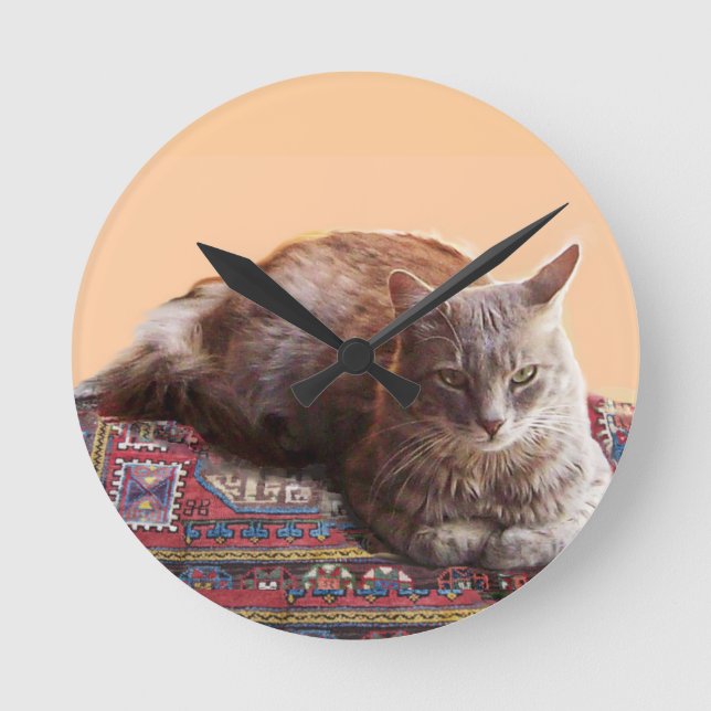 TURKISH CAT ON THE OLD CARPET ROUND CLOCK (Front)
