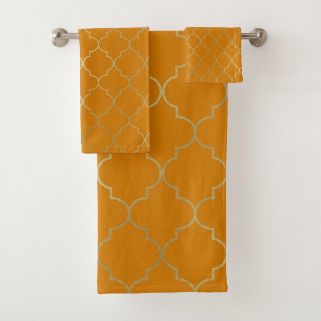 Turmeric Jaune & Gold Quatrefoil Motif (En situation)
