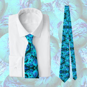 Turquoise and blue spheres in 3D optics  Tie