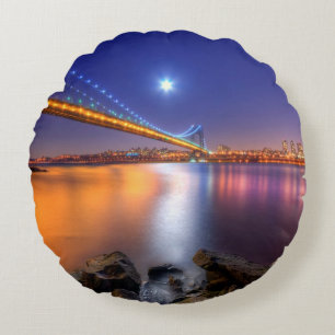 Twilight, George Washington BridgePalisades, NJ. Round Pillow