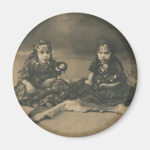 Two gypsy children magnet