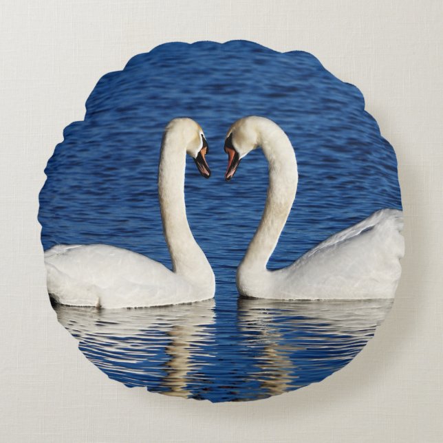 Two White Swans Form Heart Sign Round Pillow (Front)