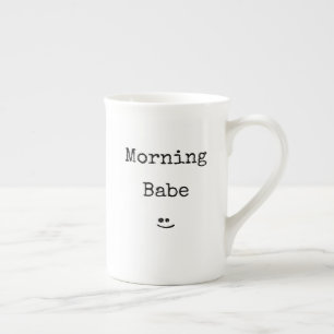 Typographie noire Matin Babe Bone China Mug