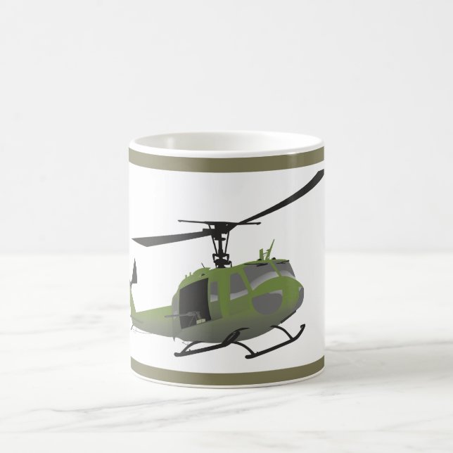 UH-1 Huey Hélicoptère Militaire Mug (Centre)