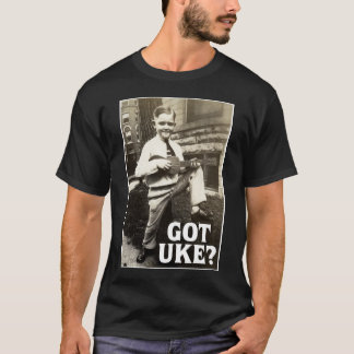 Uke obtenu ? T-shirt court foncé de la douille des