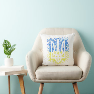 Ukrainian emblem trident tryzub scattering hearts throw pillow