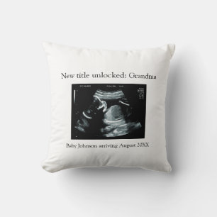 Ultrasound Pregnancy Announcement – Grandma to be Throw Pillow