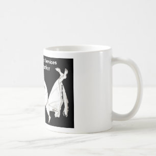 Un assistant social à la tasse de café de travai