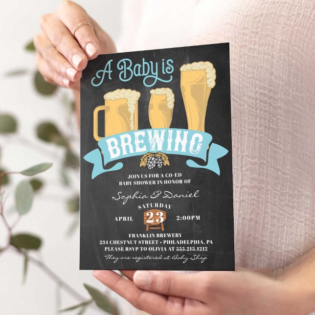 Un bébé brasse une invitation au Baby shower (Créateur téléchargé)