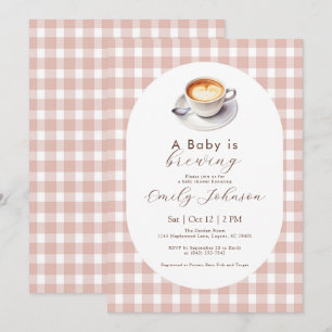 Un bébé brasse une invitation de Baby shower