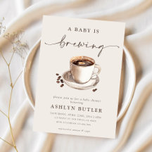 Un bébé brasse une invitation de Baby shower