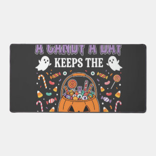 Un bonbon par jour Halloween T Shirt Design