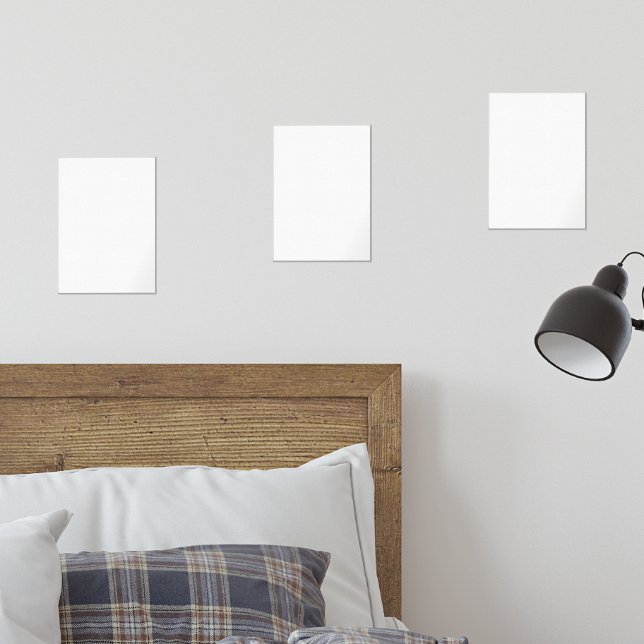 Un carré blanc entouré d'une bordure noire distinc (Chambre à coucher)