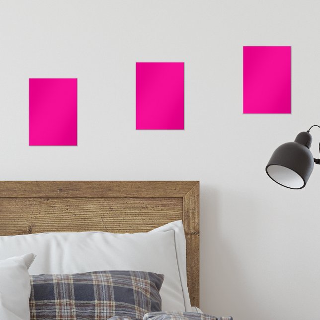 Un carré rose avec une bordure blanche, créant un  (Chambre à coucher)