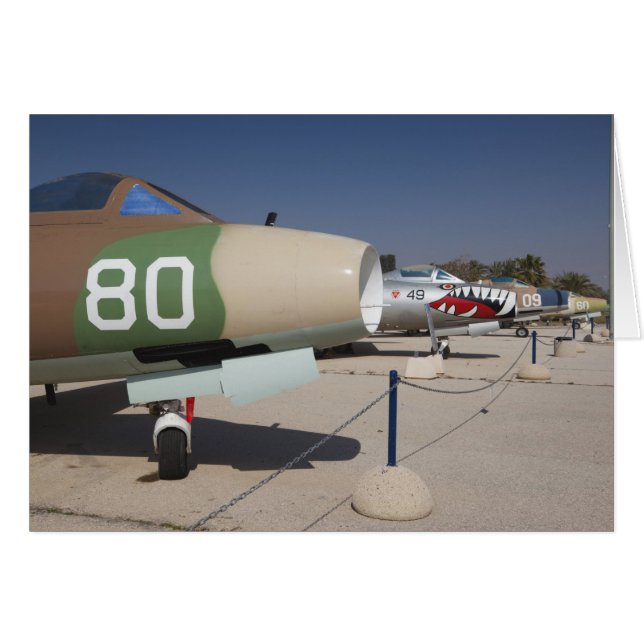 Un chasseur Mystère construit en France (Devant horizontal)