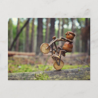 Un elfe d'Acorn à vélo carte postale