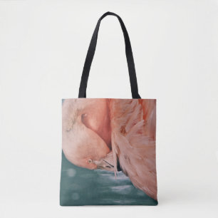 Un Flamant rose rose qui prend un Sac fourre-tout 