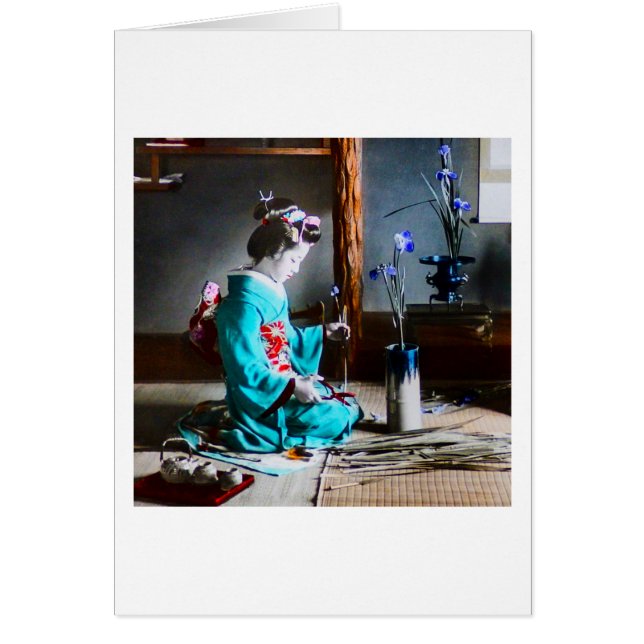 Un geisha s'chargeant de l'iris fleurit le vieux (Devant)