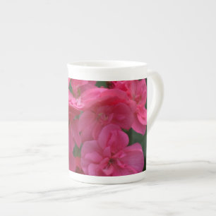 Un joli Rose de Geranium Bone Chine Jumbo Mug