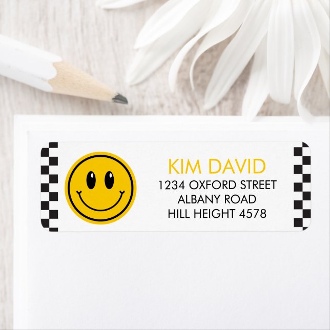 Un joyeux mec à visage joyeux garçon 1er anniversa (En situation)