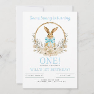 Un lapin fait une invitation d'anniversaire