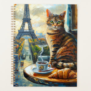 Un matin à Paris Chat tigré dans un café