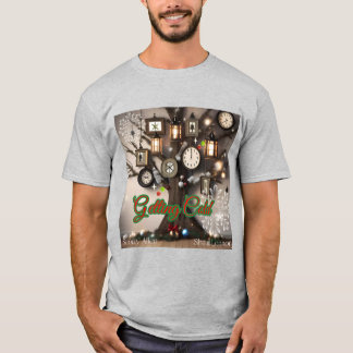 Un officiel masculin qui prend un T-shirt ancien