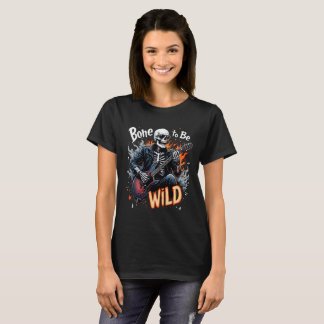 Un ours en T-shirt sauvage
