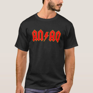 Un t-shirt de groupe AQ