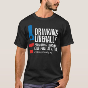 Un T-shirt noir des hommes de pinte
