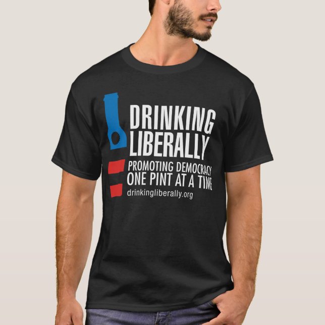 Un T-shirt noir des hommes de pinte (Devant)