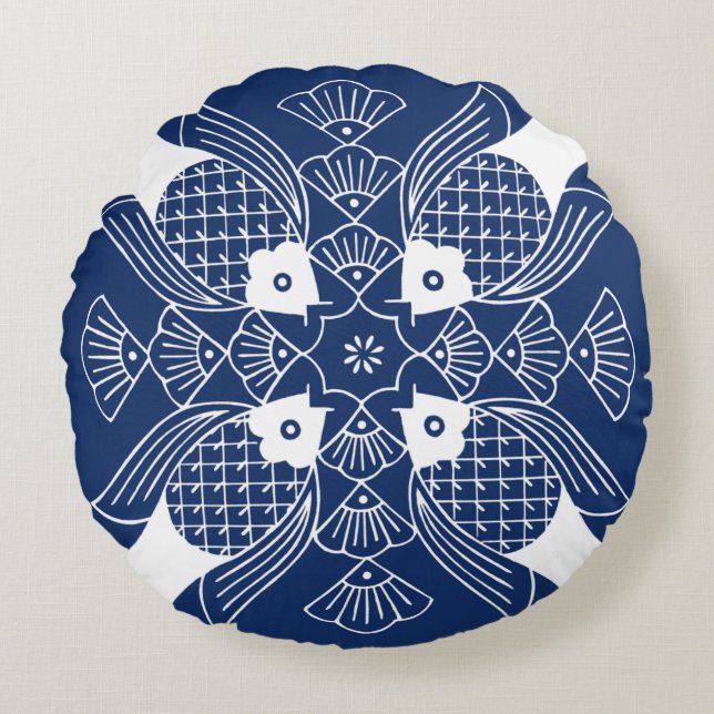 Underwater Fish Design with Blue Background Round Pillow (Front)