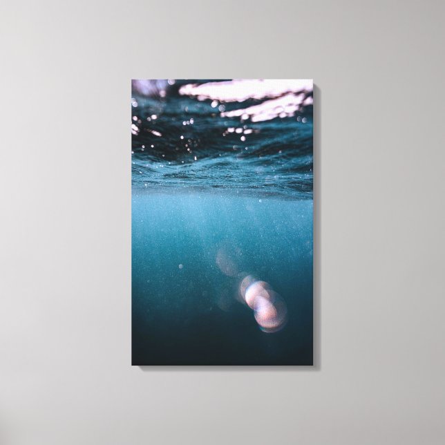 Underwater reflections and bubbles. canvas print (Front)
