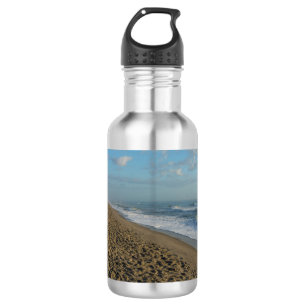 Une Bouteille D'Eau Du Matin De Plage De Cocoa