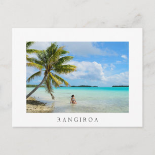 Une femme sous le palmier blanc Rangiroa carte pos