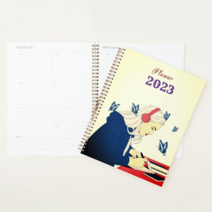 Une fille absorbée dans les études Planner 2024