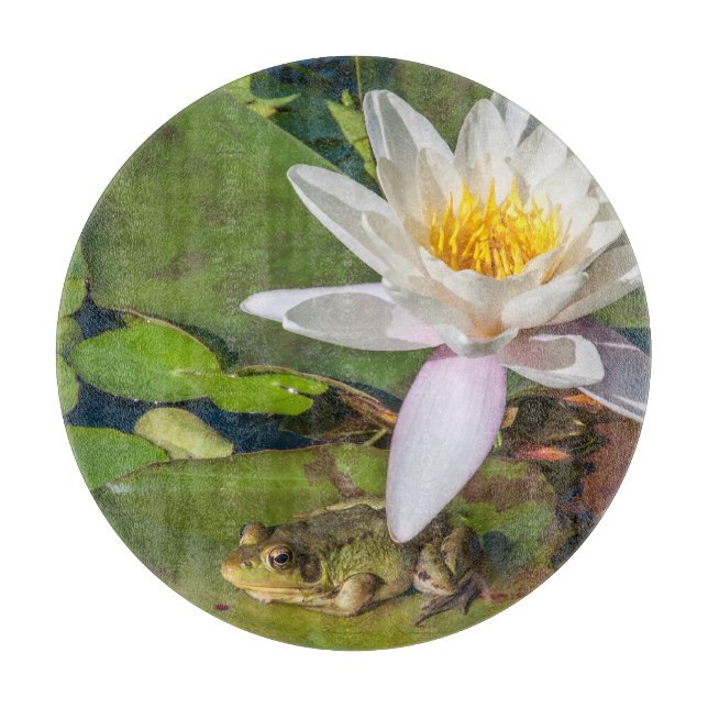 Une grenouille sous une fleur de nénuphar cutting board (Front)