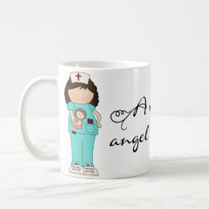 Une infirmière est... Mug