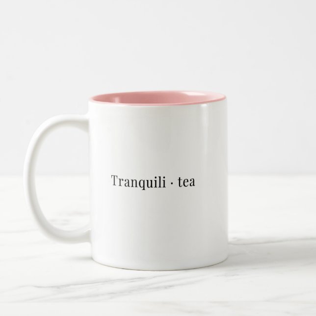 Une Mug de thé minimaliste (Gauche)