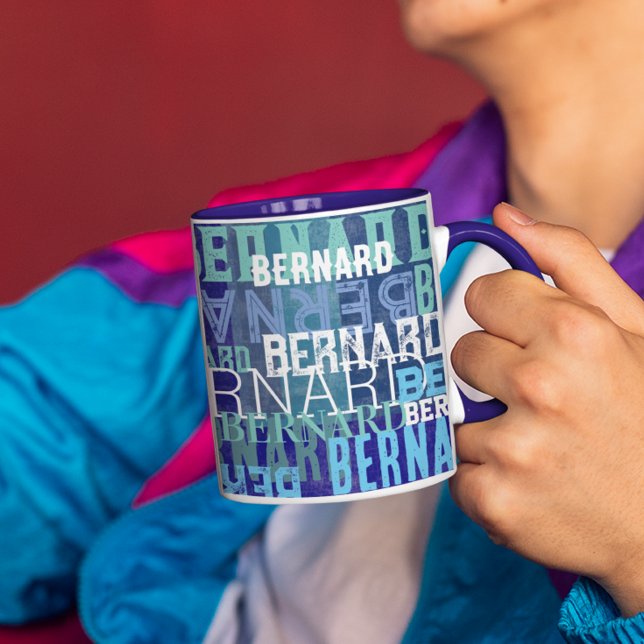 Une Mug Pleine De Noms Bleus (Créateur téléchargé)