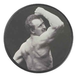 Une nouvelle pose par les hommes forts Eugen Sando