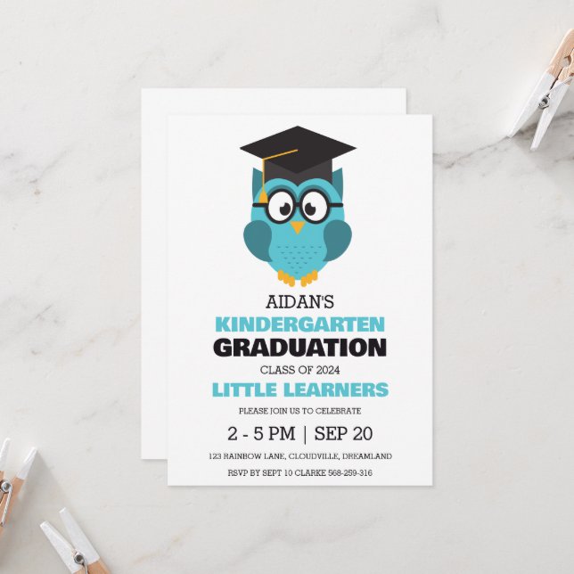 Une simple invitation à la remise des diplômes de  (Devant/Arrière en situation)