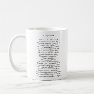 Une tasse de café temporelle de l'espace et