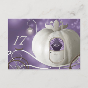 Une véritable carte de table de mariage de conte d