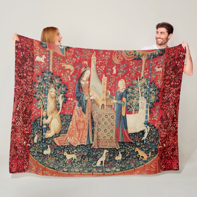 UNICORN AND LADY PLAYING ORGAN WITH ANIMALS FLEECE BLANKET (In Situ)
